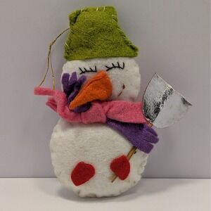 VTG Handmade Felt Snowman Christmas Ornament Winter Holiday Decoration 4.75 in